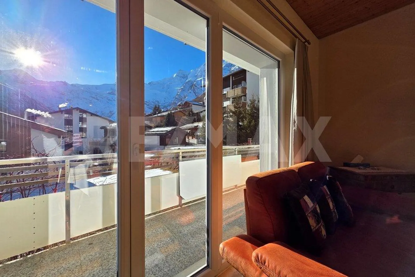 Great 5-room apartment with lots of sun & views - Photo 5 of 13