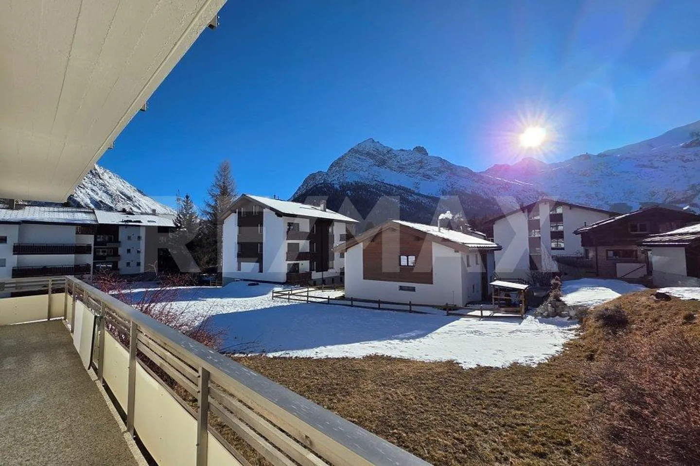 Great 5-room apartment with lots of sun & views - Photo 6 of 13