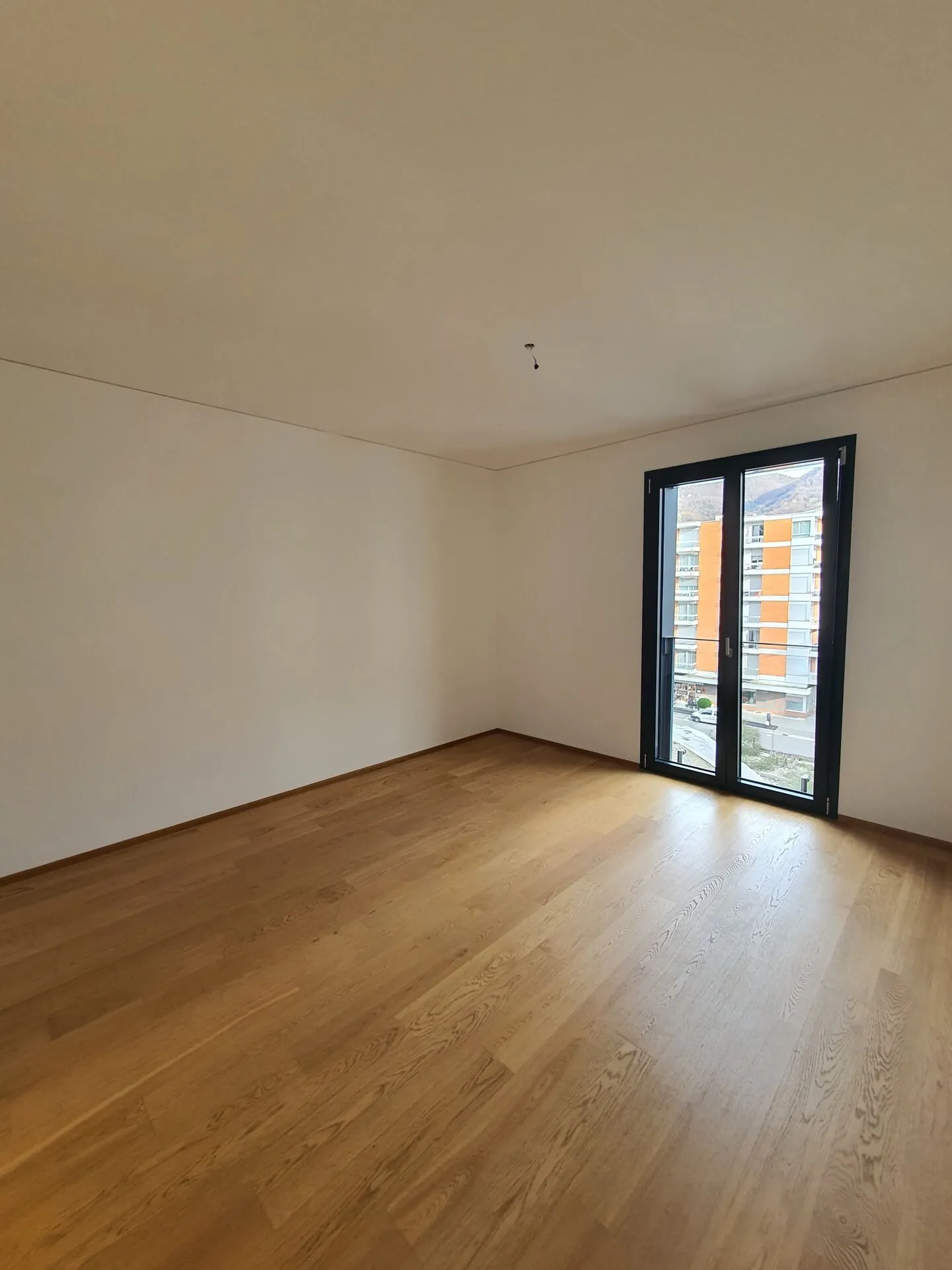 RESERVED - Lugano - Res. Agorà - App. 3.5 Rooms 4th Floor - Photo 10 of 16