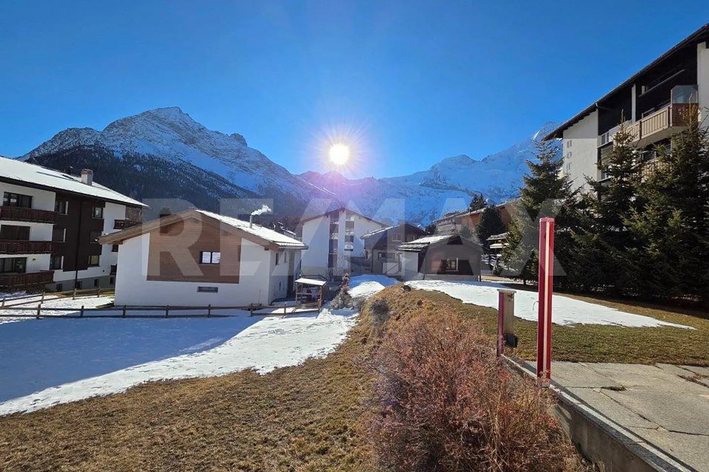 Great 5-room apartment with lots of sun & views - Photo 7 of 13