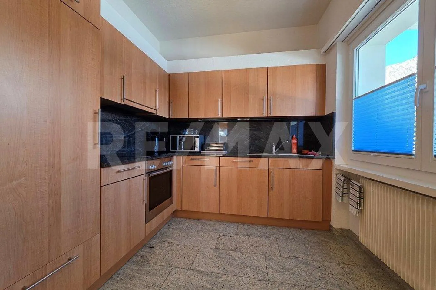 Great 5-room apartment with lots of sun & views - Photo 9 of 13