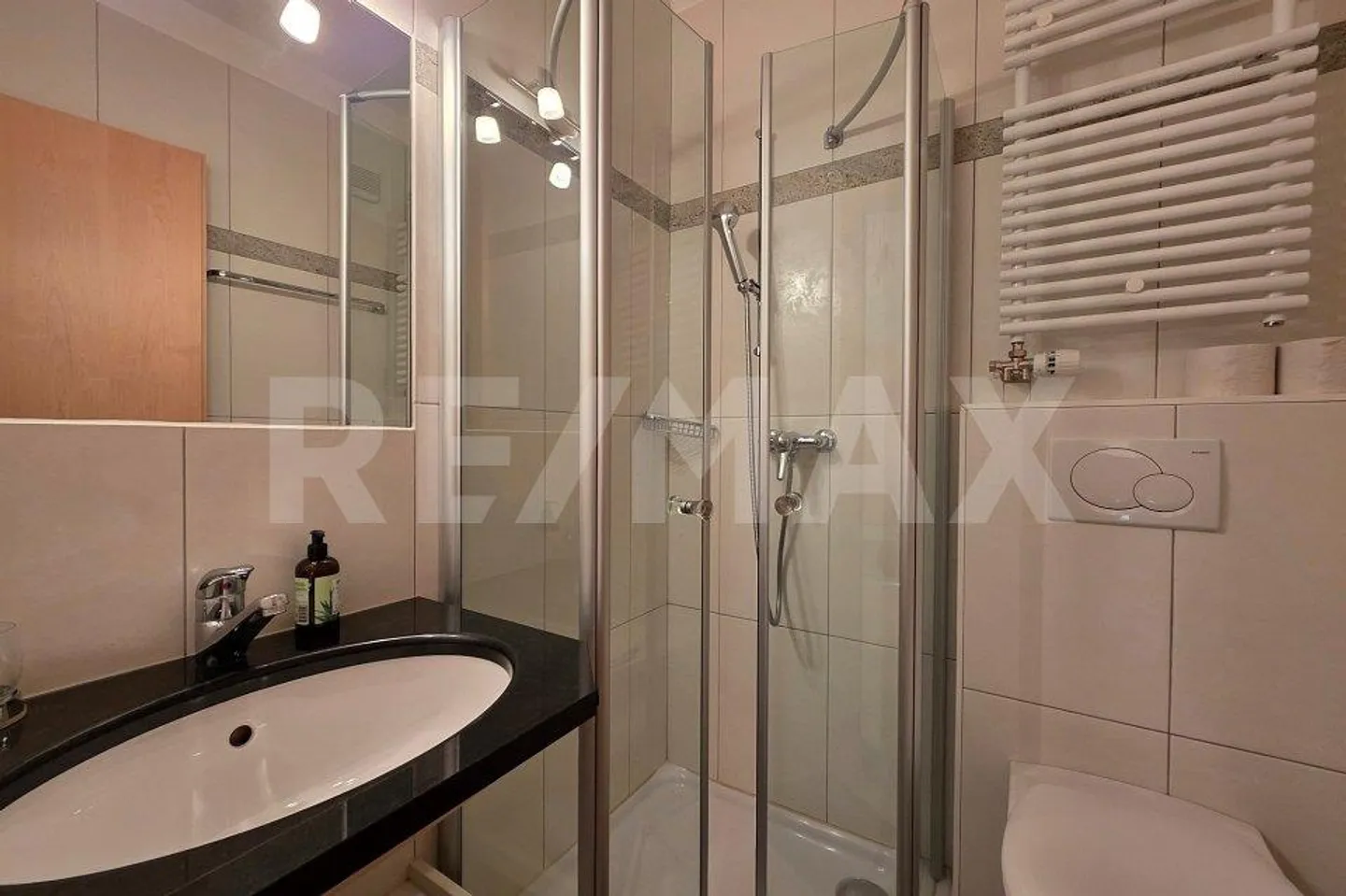 Great 5-room apartment with lots of sun & views - Photo 11 of 13