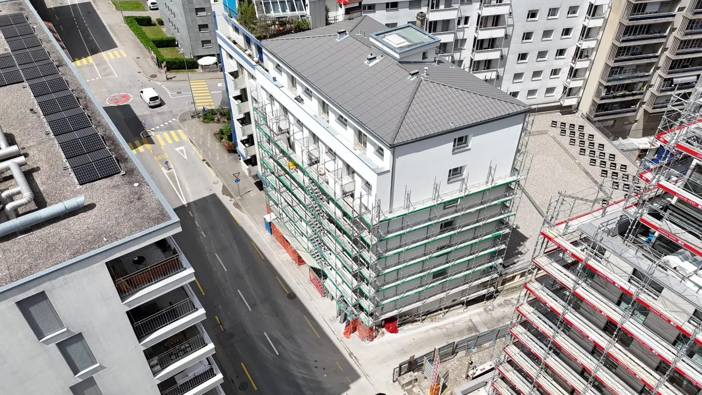 Ultimi lotti: 3.5 stanze completamente ristrutturate di 82 m² con due balconi - Foto 12 di 13