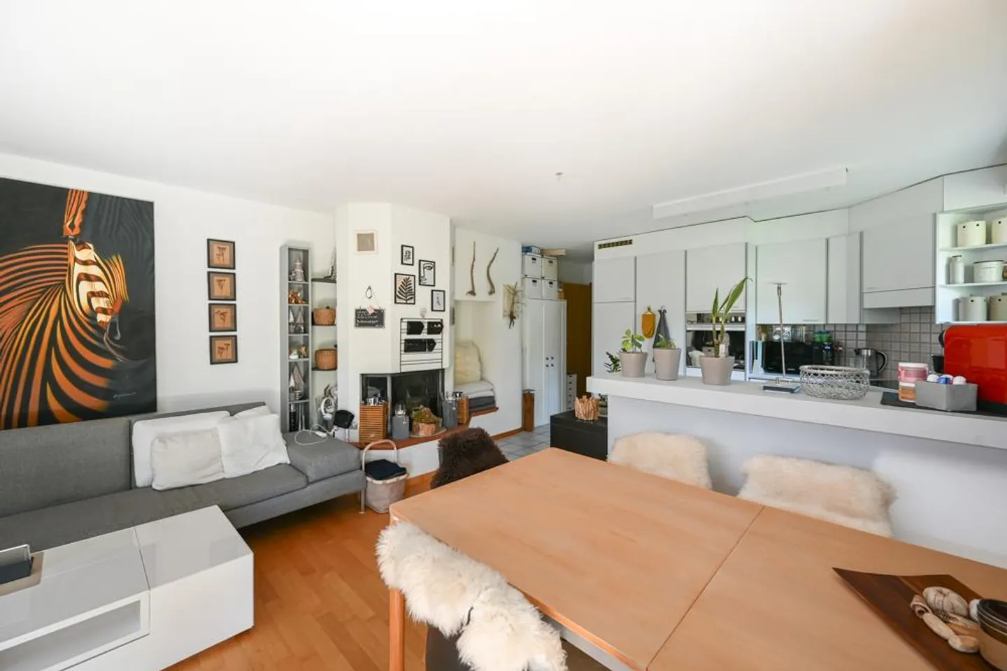 Charming home with fireplace in a nature-friendly location - Photo 3 of 7