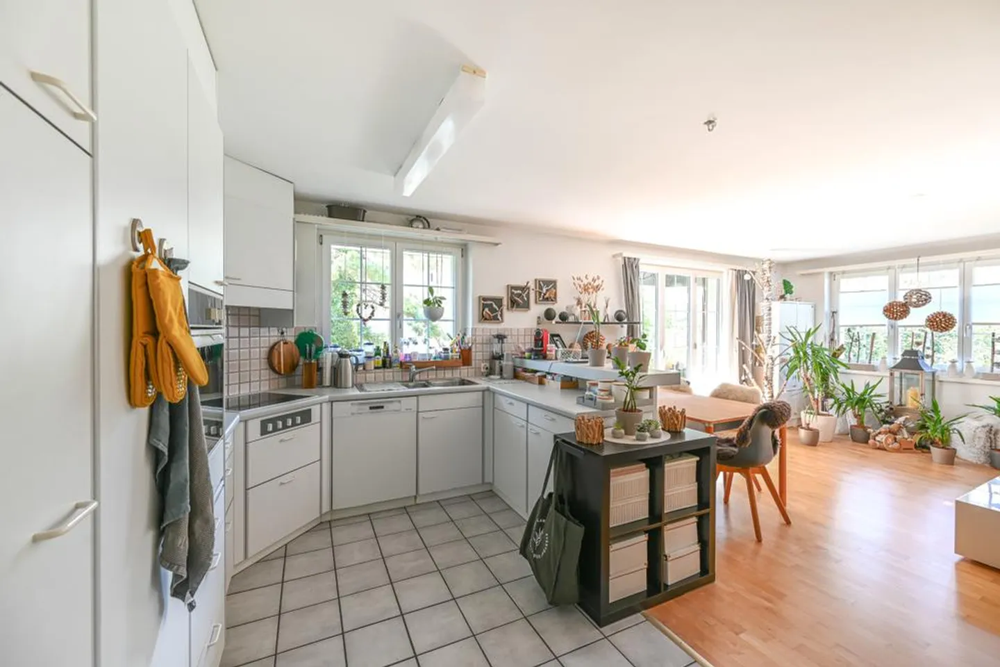 Charming home with fireplace in a nature-friendly location - Photo 4 of 7