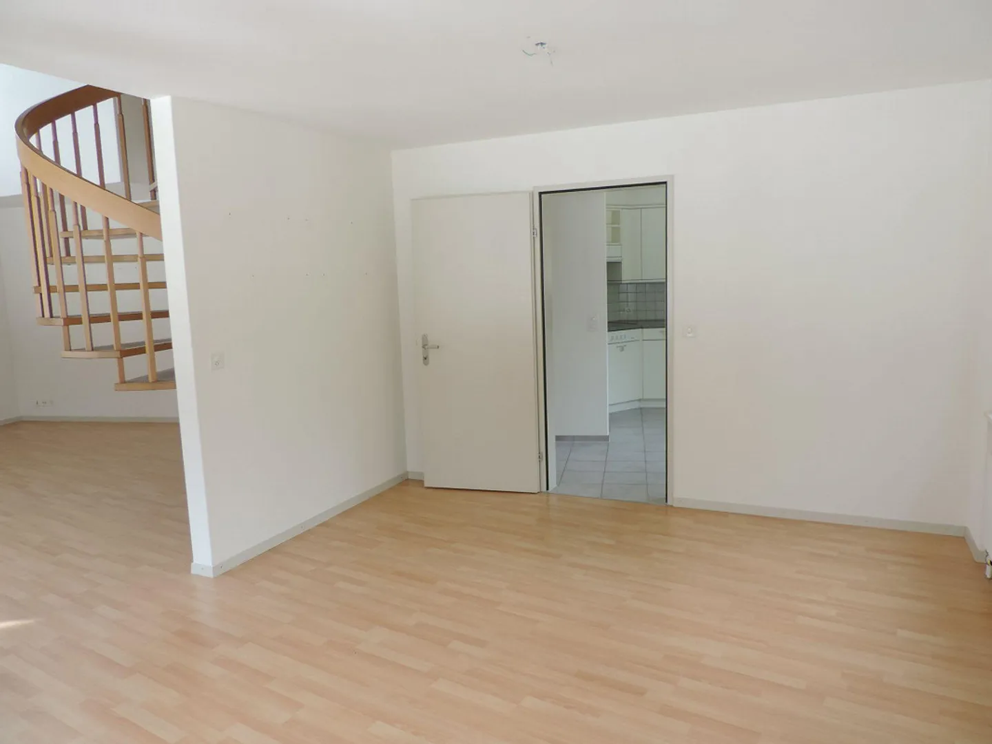 Vivere in centro - Appartamento duplex di 3½ stanze al piano terra - Foto 3 di 8