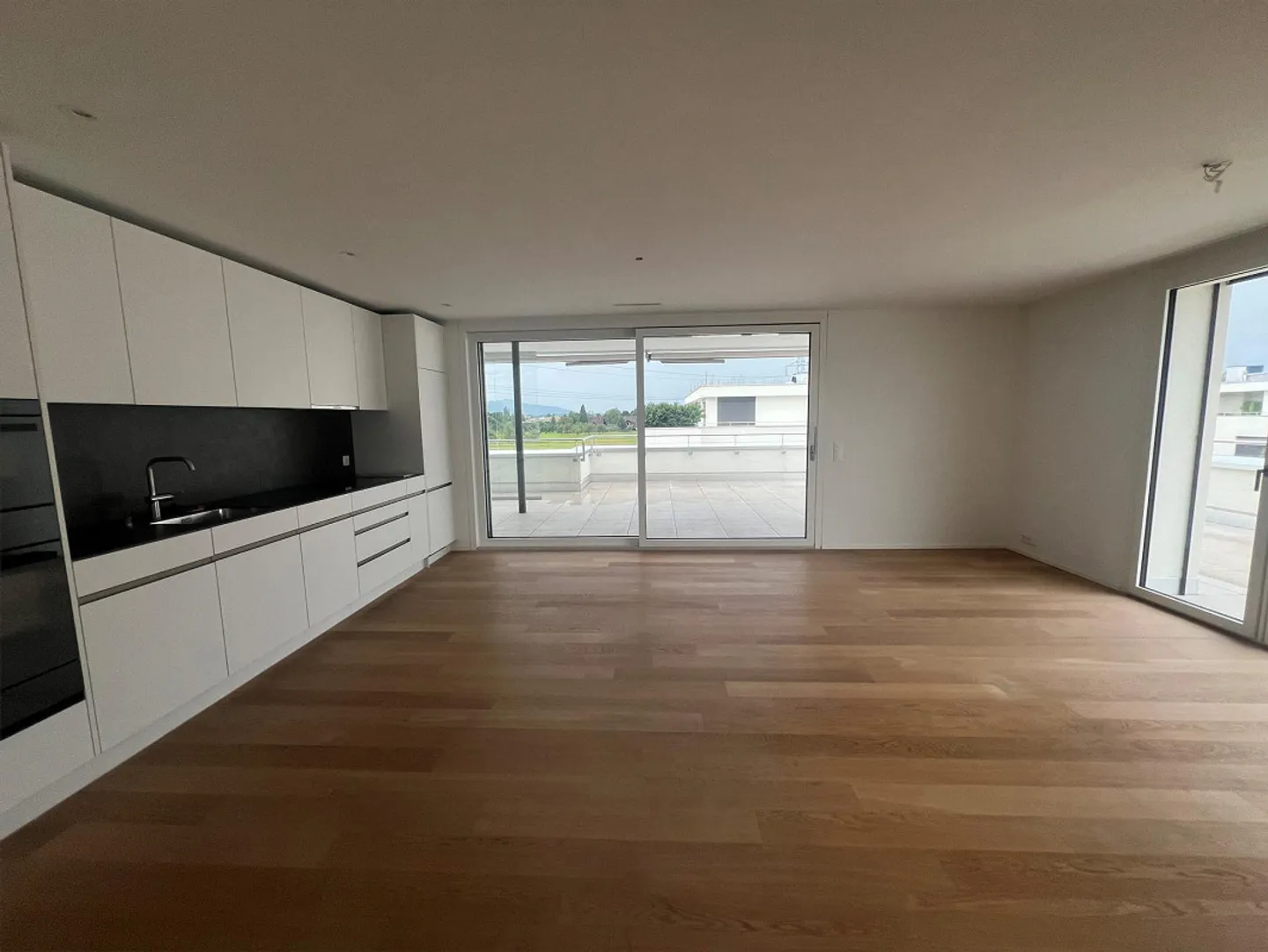 Beautiful, bright 2.5-room penthouse apartment for a single person - Photo 1 of 7
