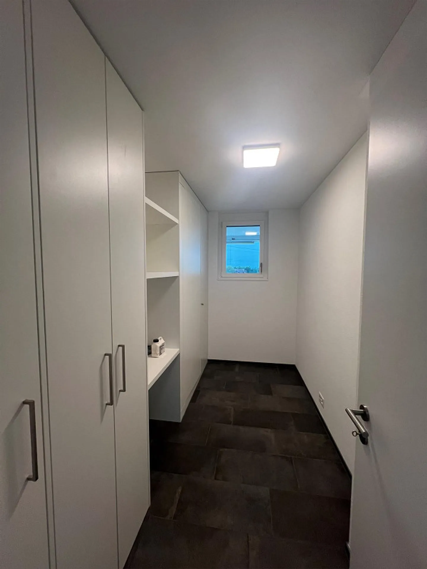 Beautiful, bright 2.5-room penthouse apartment for a single person - Photo 3 of 7