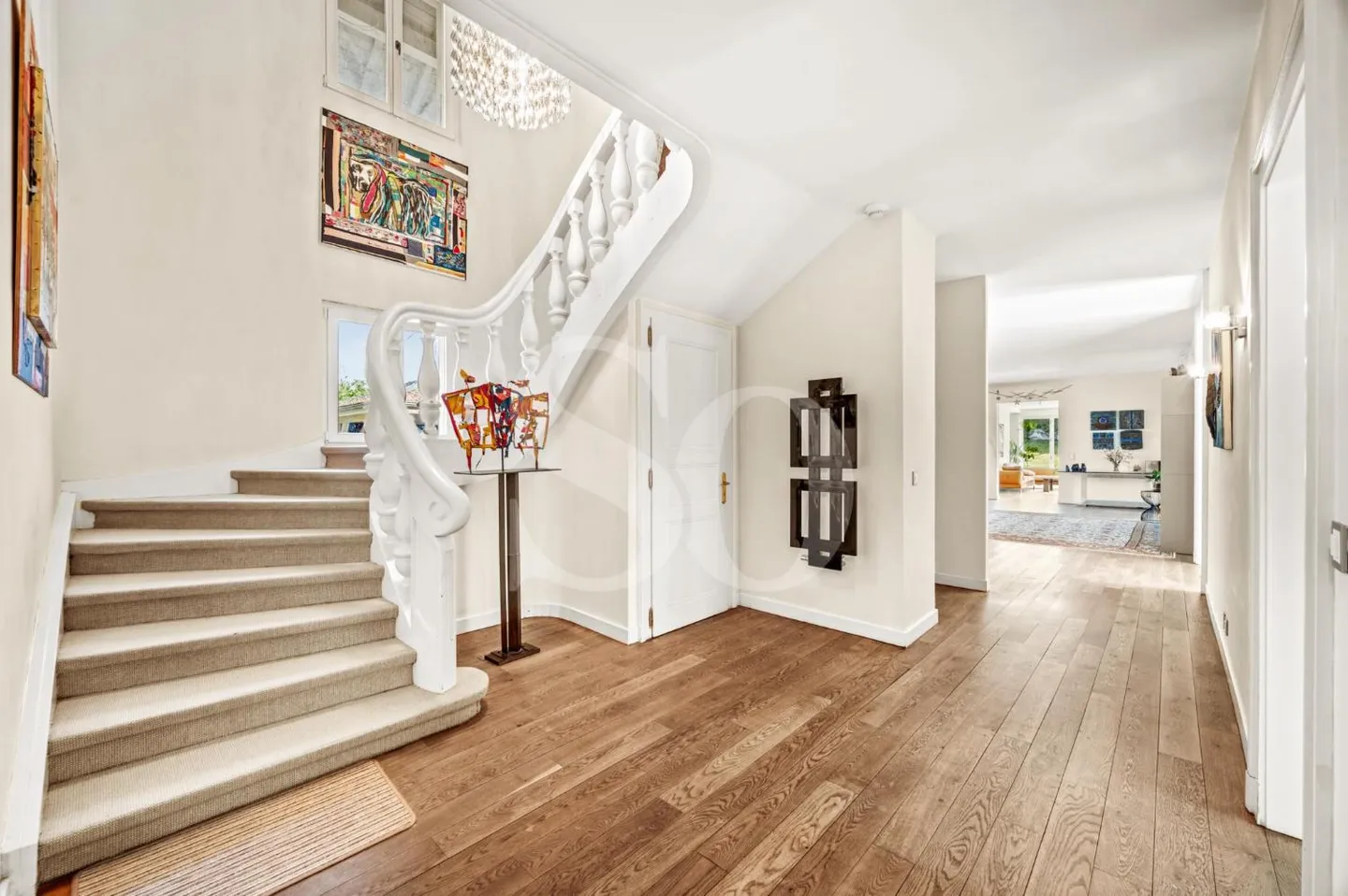 Außergewöhnliche Villa im Privatpark - Foto 8 von 13