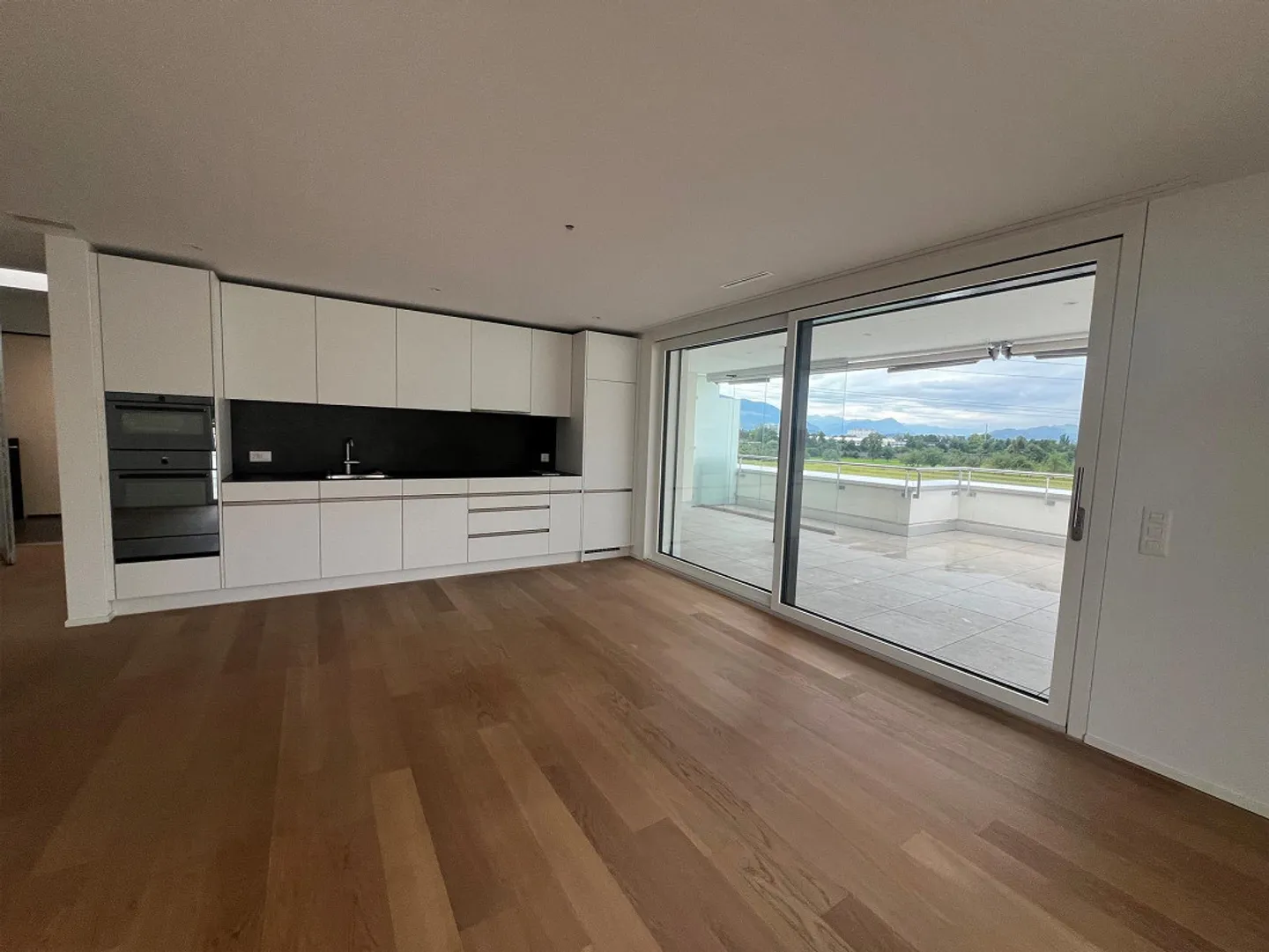 Beautiful, bright 2.5-room penthouse apartment for a single person - Photo 7 of 7
