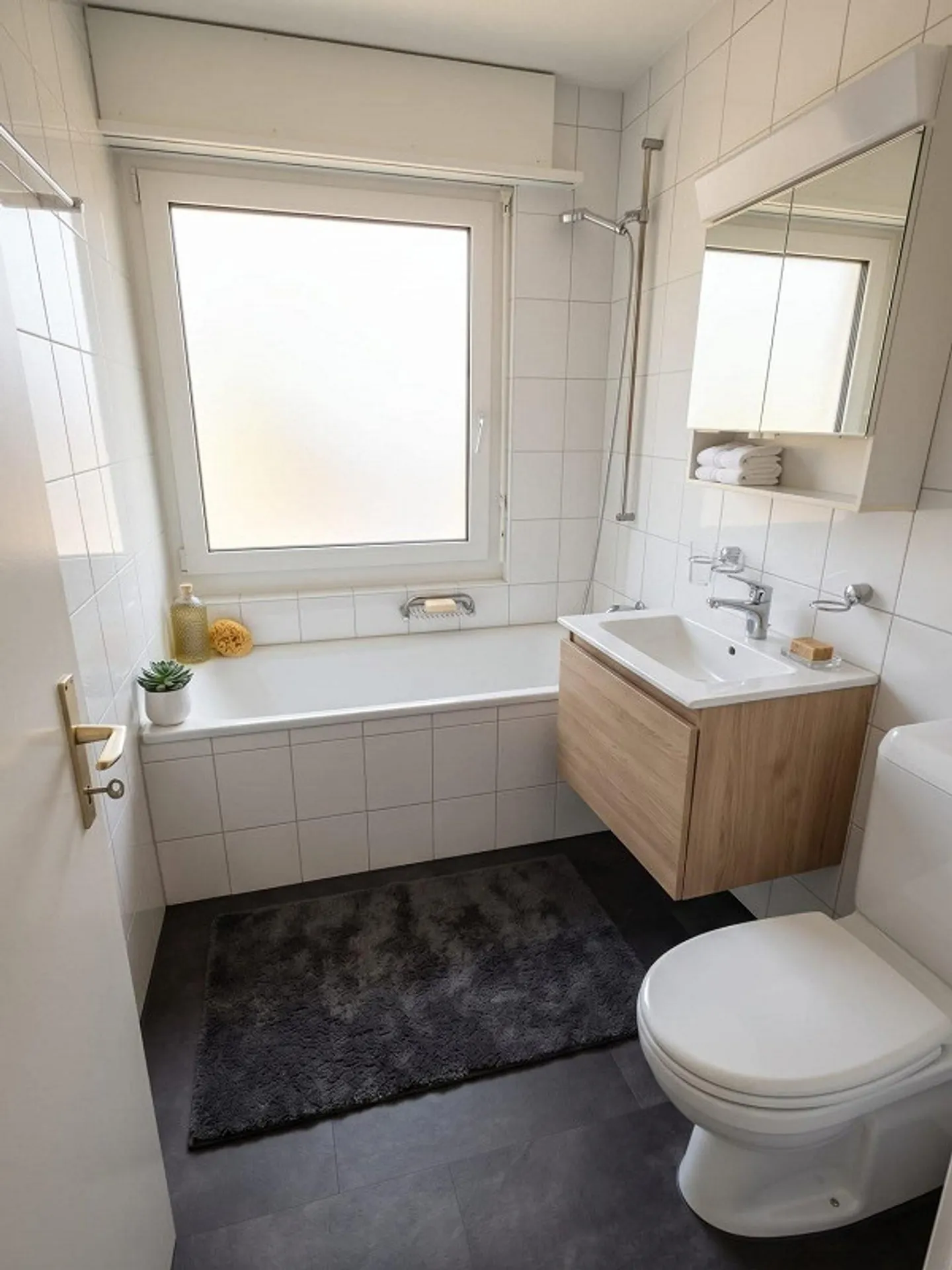 2-room apartment with spacious terrace - Photo 4 of 8