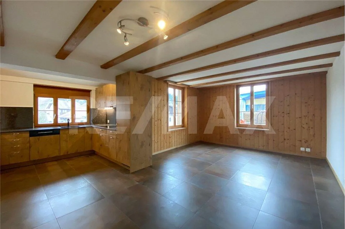 Propriété de rendement, située à la campagne et beaucoup de soleil - Photo 12 sur 13