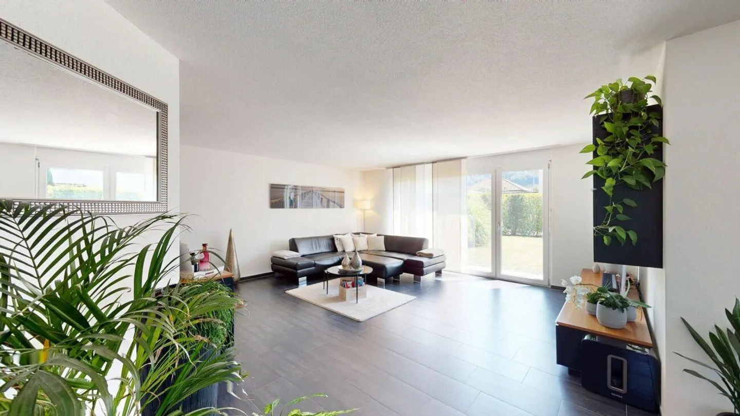 Modern & spacious - a family house - Photo 3 of 12