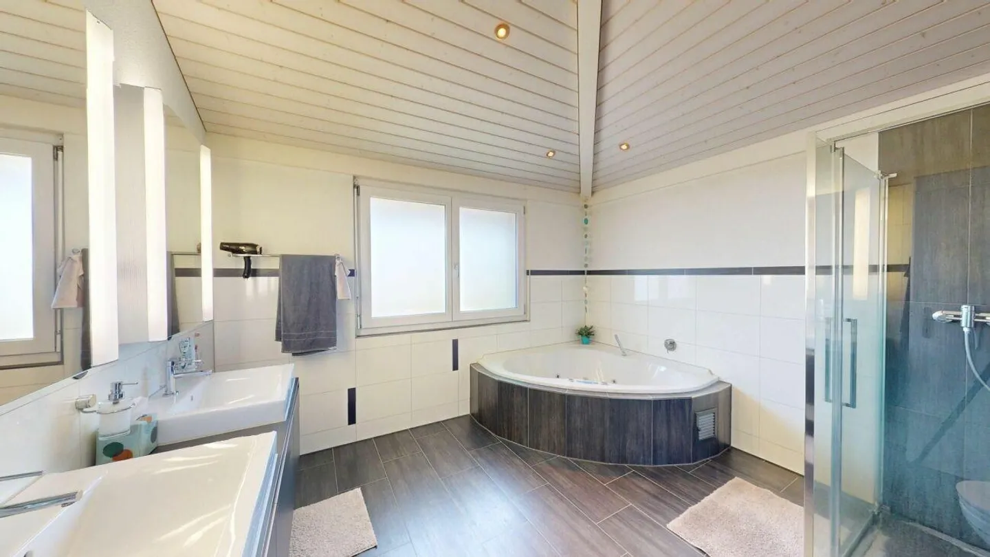 Modern & spacious - a family house - Photo 6 of 12