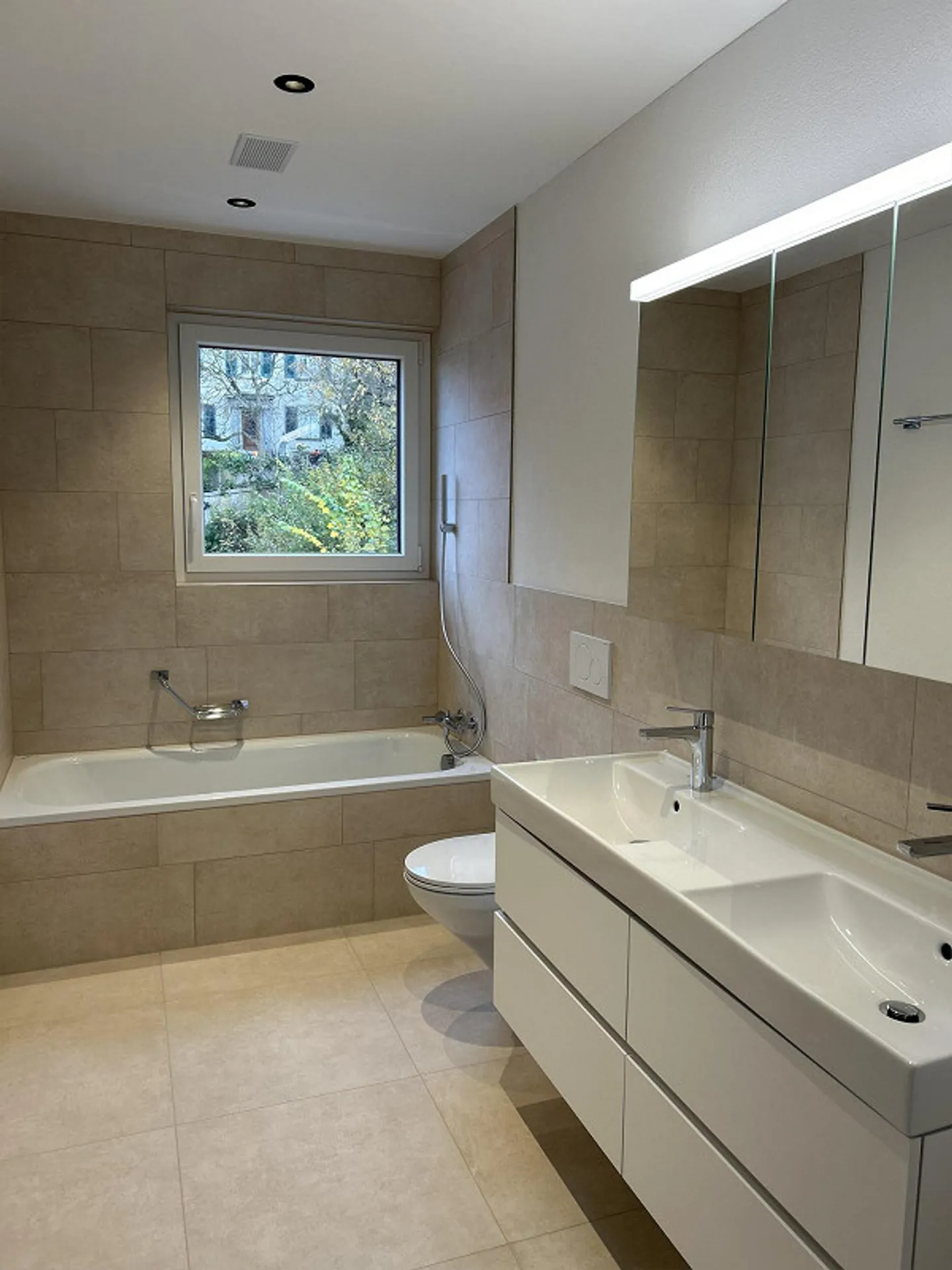 Nouvelle construction (2025) : Appartement en maisonette de 5,5 pièces avec grande terrasse et vue sur Bâle - Photo 15 sur 16
