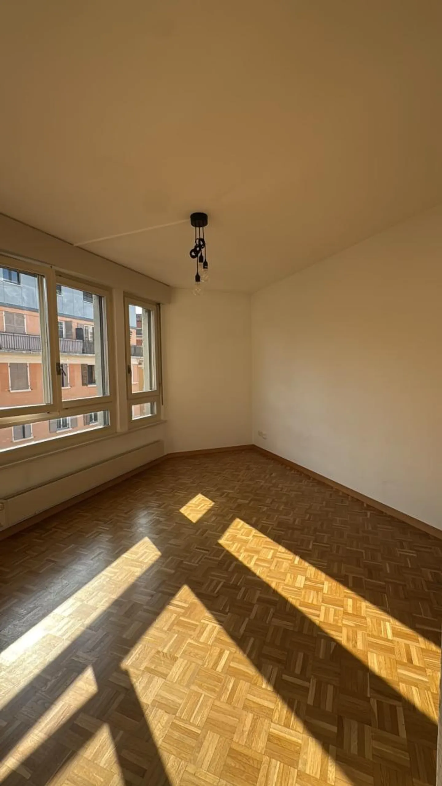 4-room apartment - Photo 1 of 7