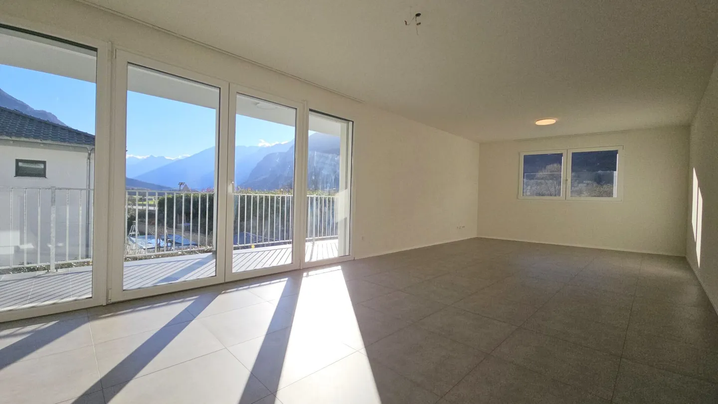 Comfortable 4.5 Room Apartment - Photo 2 of 15