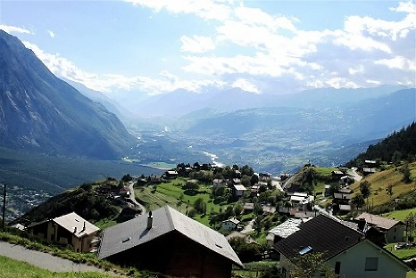 2 apartments in cozy Valais house with panorama - Photo 34 of 36
