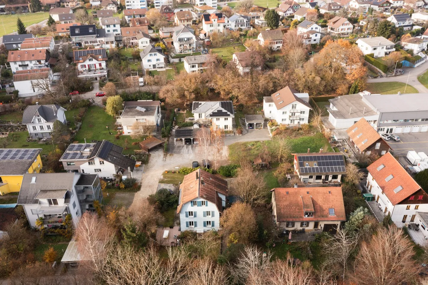 Terreno attraente in una posizione adatta alle famiglie e vicina alla natura - Foto 2 di 7