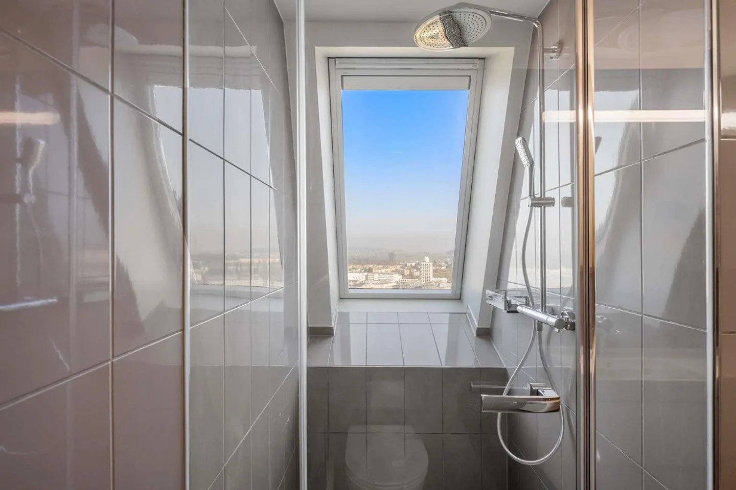 Style de vie au plus haut niveau - Appartement triplex de 3,5 pièces à Zurich - Photo 8 sur 14