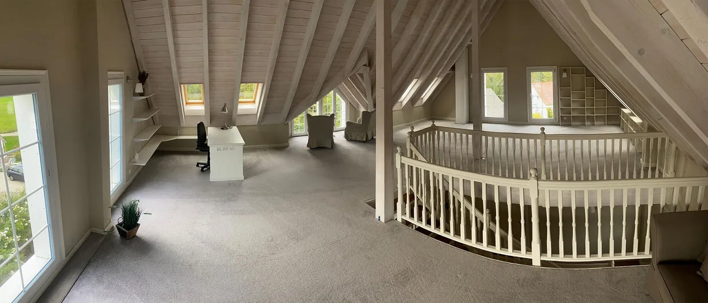 Casa da sogno in stile New England in una posizione tranquilla e soleggiata con vista panoramica - Foto 7 di 8