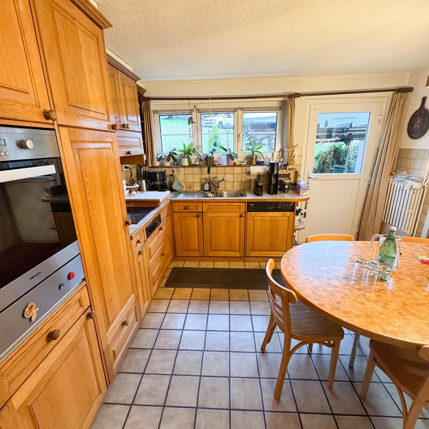 Maison individuelle spacieuse avec espace commercial intégré - Photo 5 sur 14