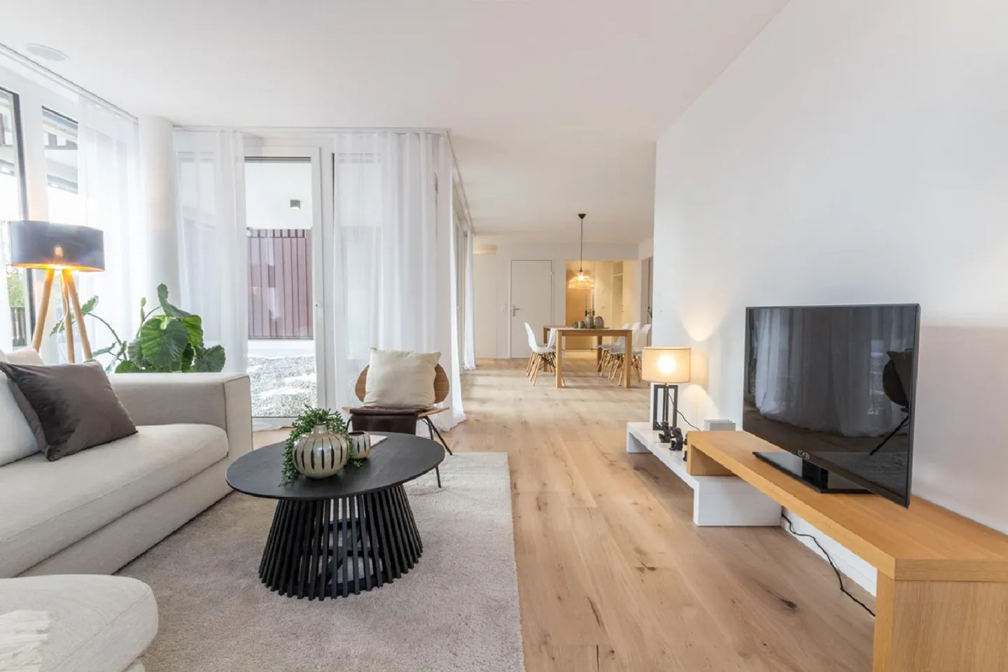 Vivre de manière exclusive et centrale dans un cadre idyllique - Photo 3 sur 11