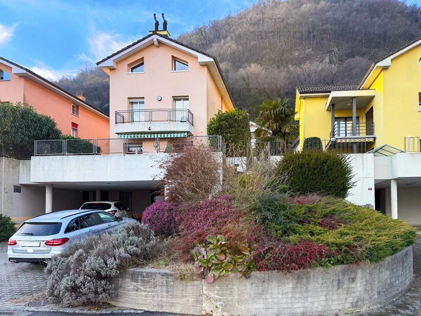 Maison spacieuse avec jardin et vue sur les vignes - Photo 1 sur 16