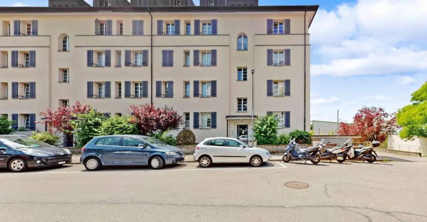 Close to the city center - Photo 1 of 2