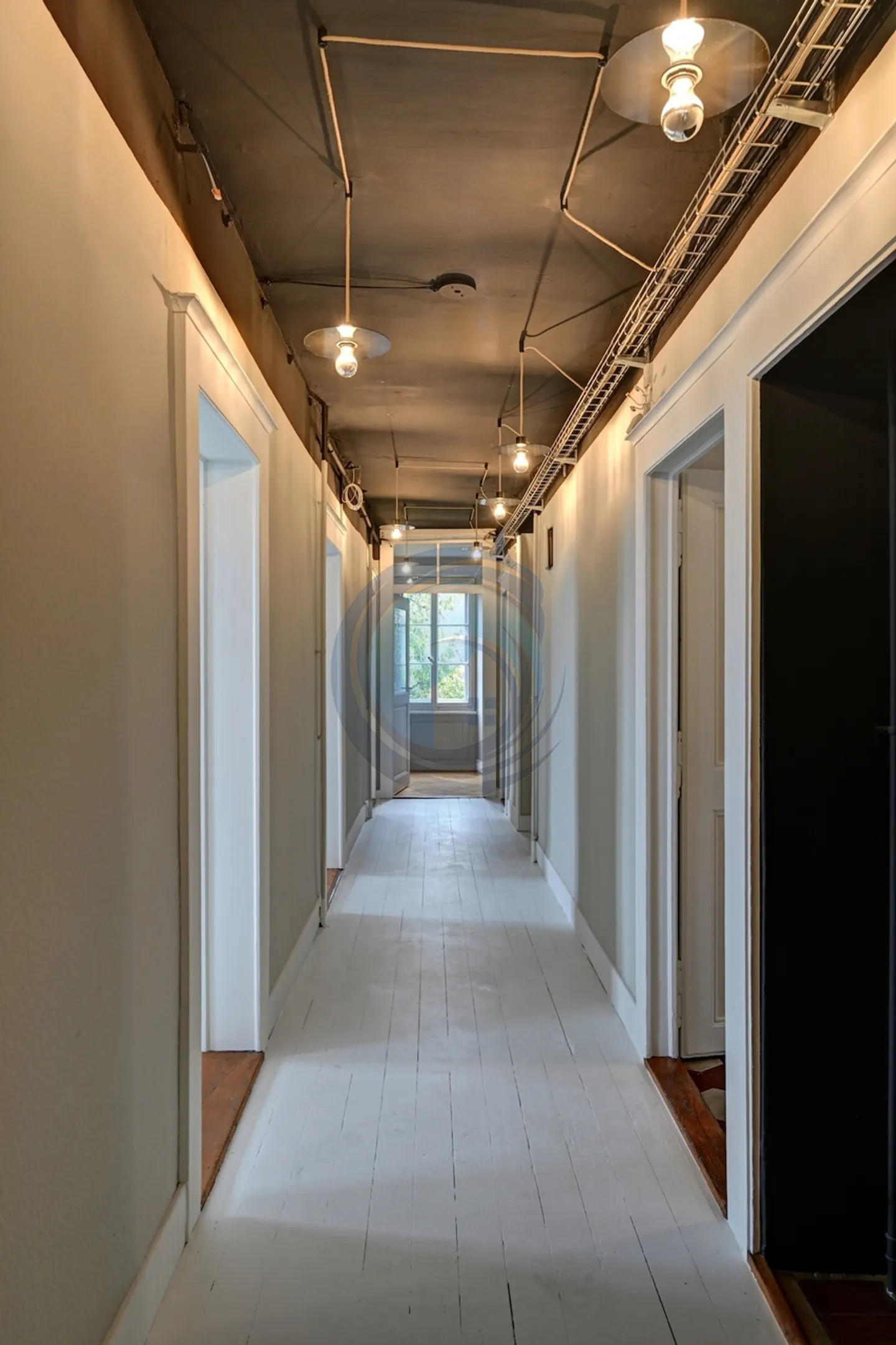 MAGNIFICENT 7.5-ROOM APARTMENT WITH LAKE VIEW - Photo 10 of 18