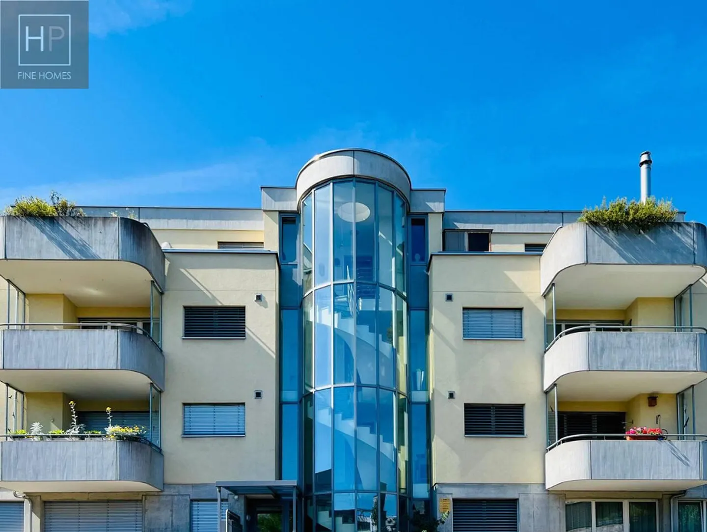 Appartement Attique 4.5 pièces avec salle de loisirs et 2 places de parking - Photo 3 sur 21