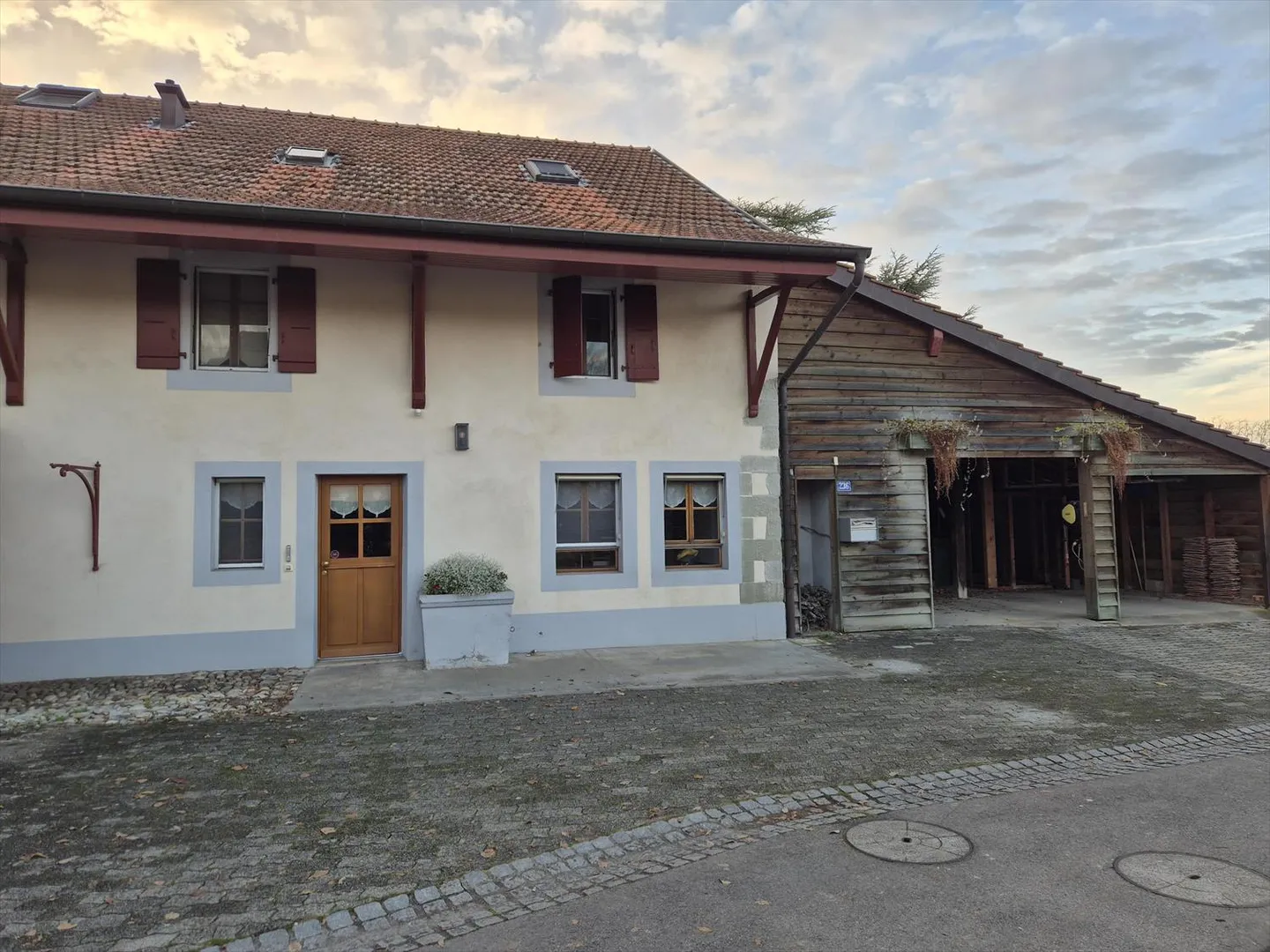 Maison 9.5 pièces - Photo 1 sur 9