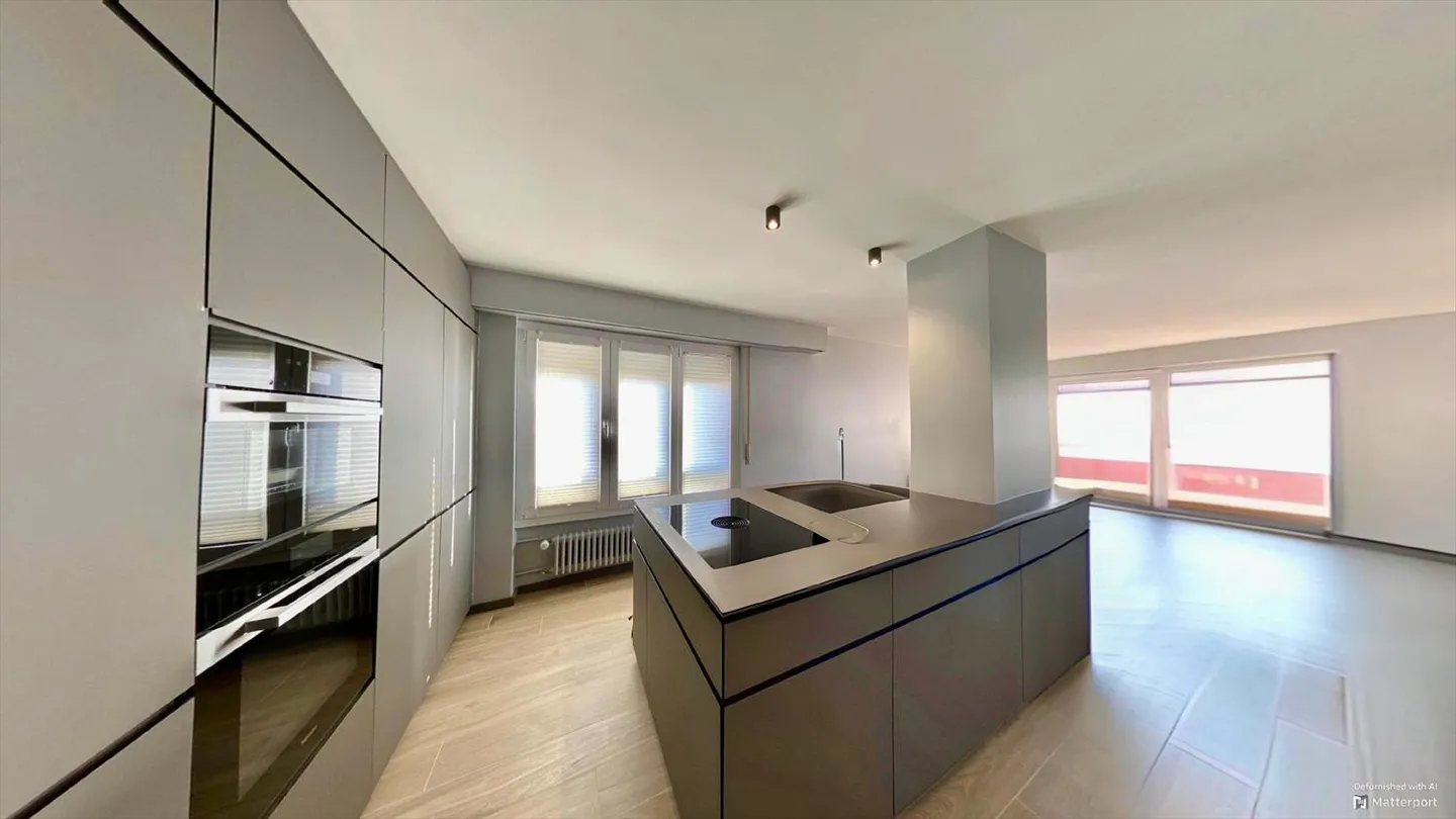 Appartamento con vista panoramica e piscina interna a Montreux - Foto 1 di 8