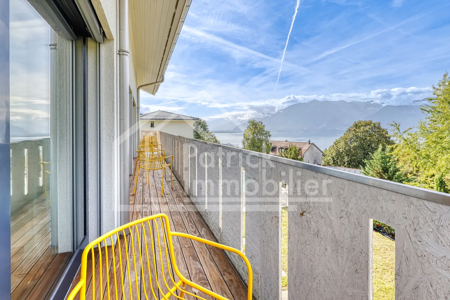 Außergewöhnliche zeitgenössische Immobilie mit Panoramablick auf den See - Foto 11 von 21
