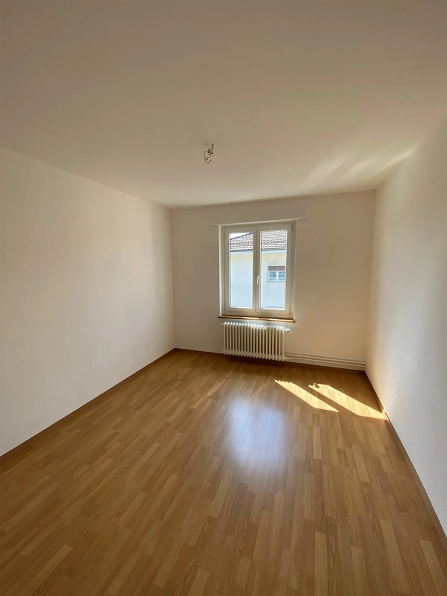 Helle 5.5-Zimmerwohnung in gepflegter Liegenschaft - Foto 5 von 5