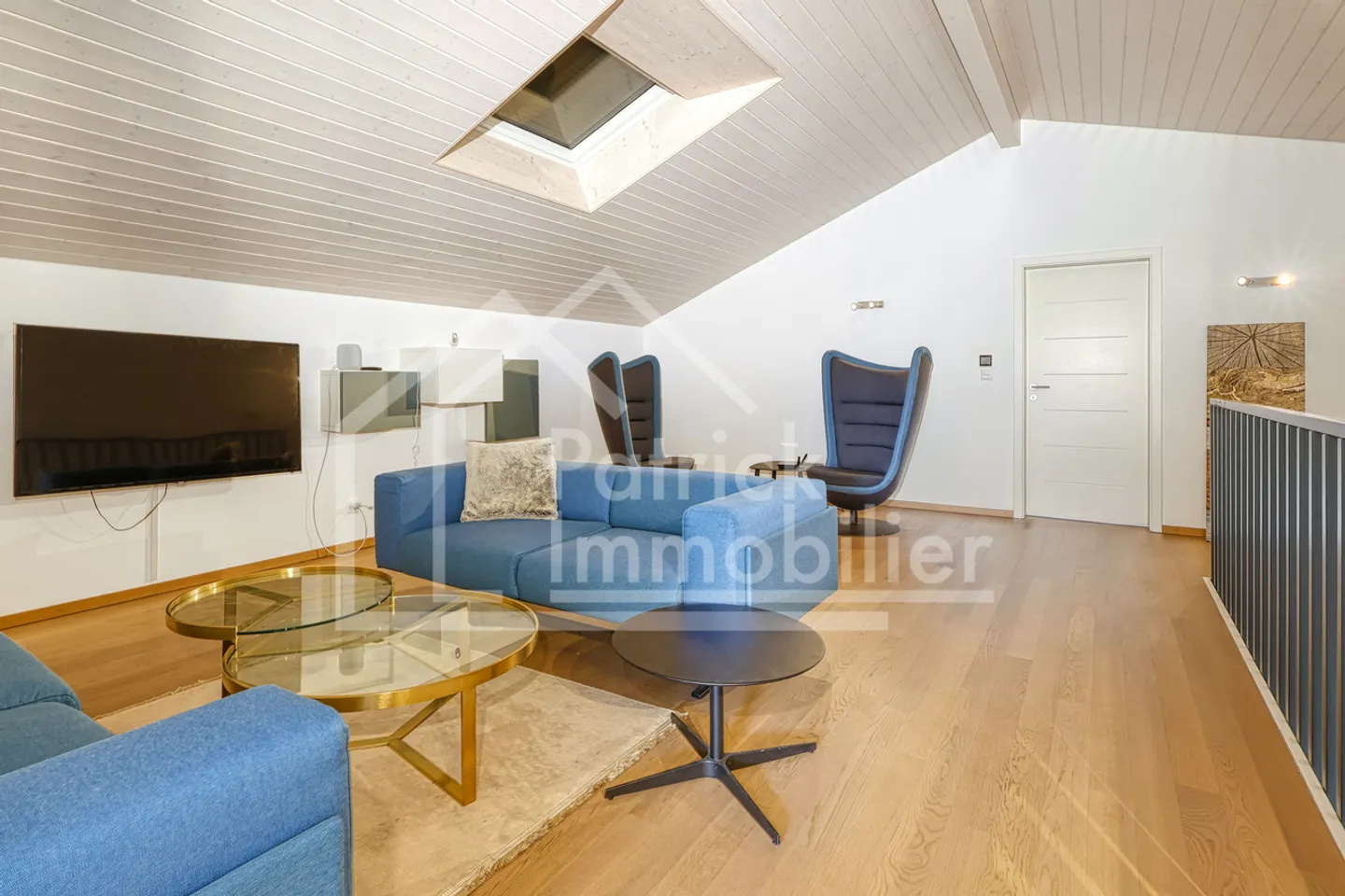 Außergewöhnliche zeitgenössische Immobilie mit Panoramablick auf den See - Foto 17 von 21