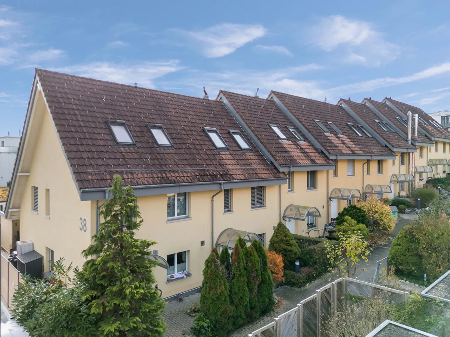 Grosszügiges Wohnen auf vier Etagen - Photo 1 of 12