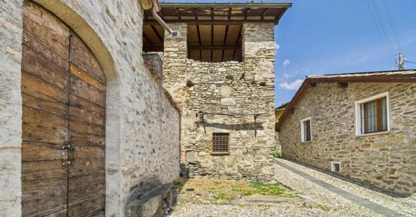 Rustico with Stunning Mountain Views - Photo 1 of 9
