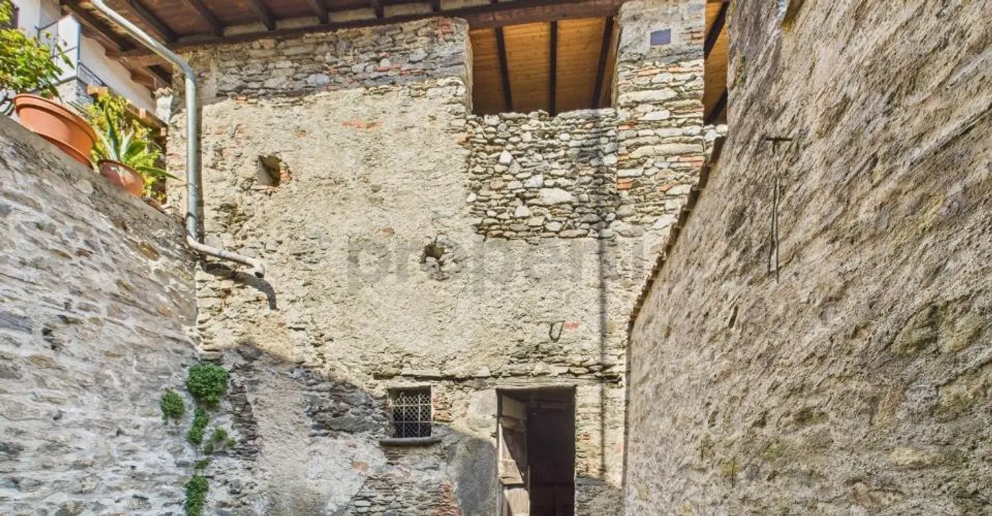 Rustico with Stunning Mountain Views - Photo 4 of 9