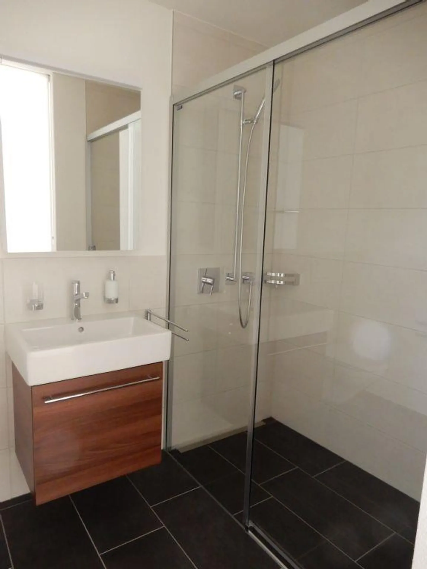 Moderne Familienhaus mit Terrasse - Foto 6 von 9