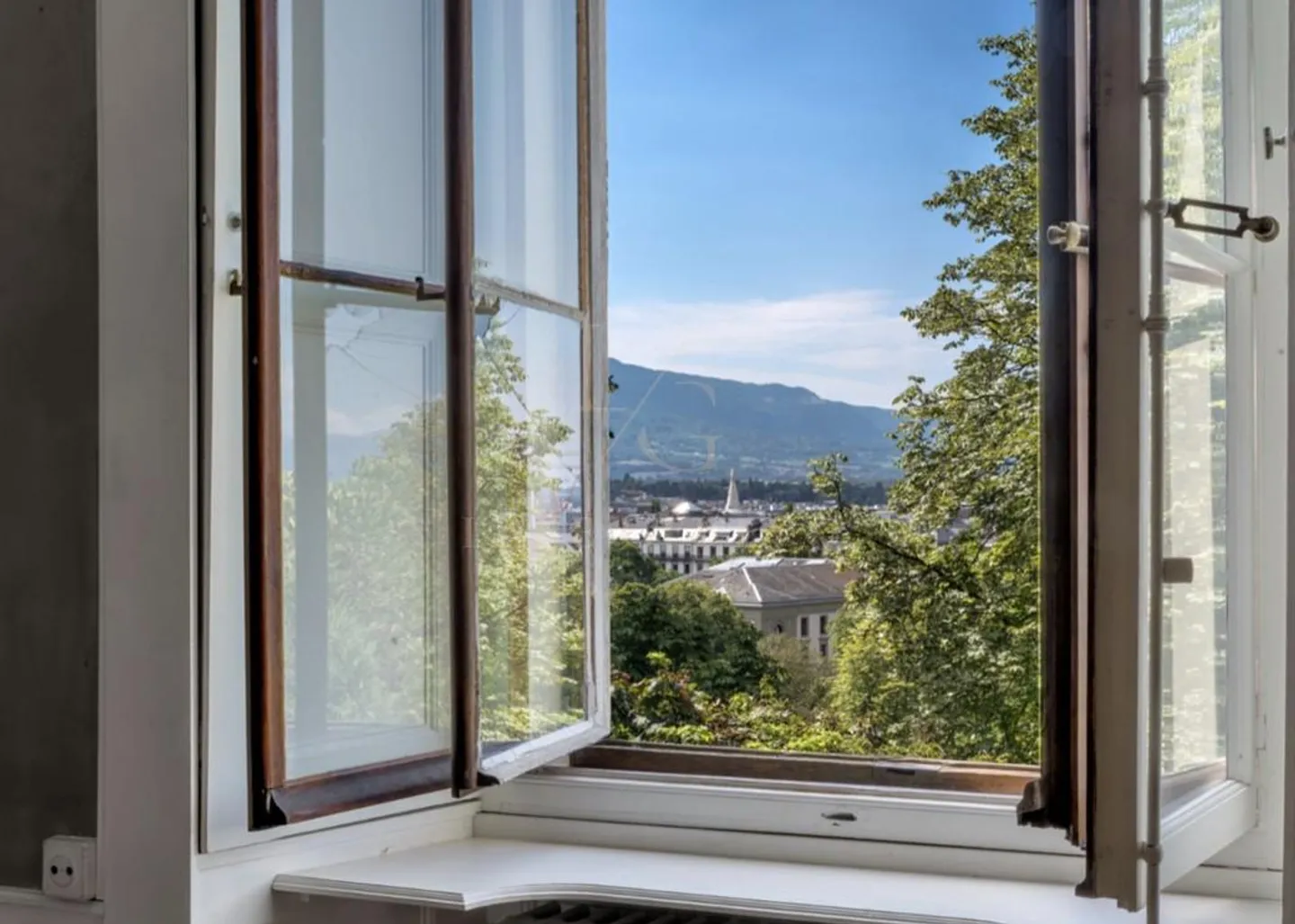 APPARTAMENTO ELEGANTE CON CARATTERE E VISTA LIBERA SUL PARCO DEI BASTIONI - Foto 7 di 15