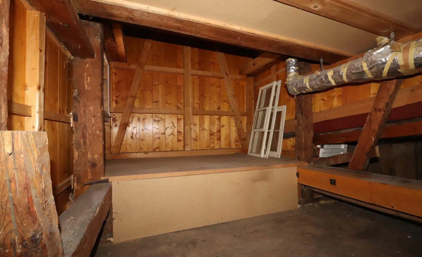 Charmante Maison de Ville avec Grand Jardin dans un Emplacement Central et Ensoleillé - Photo 12 sur 16