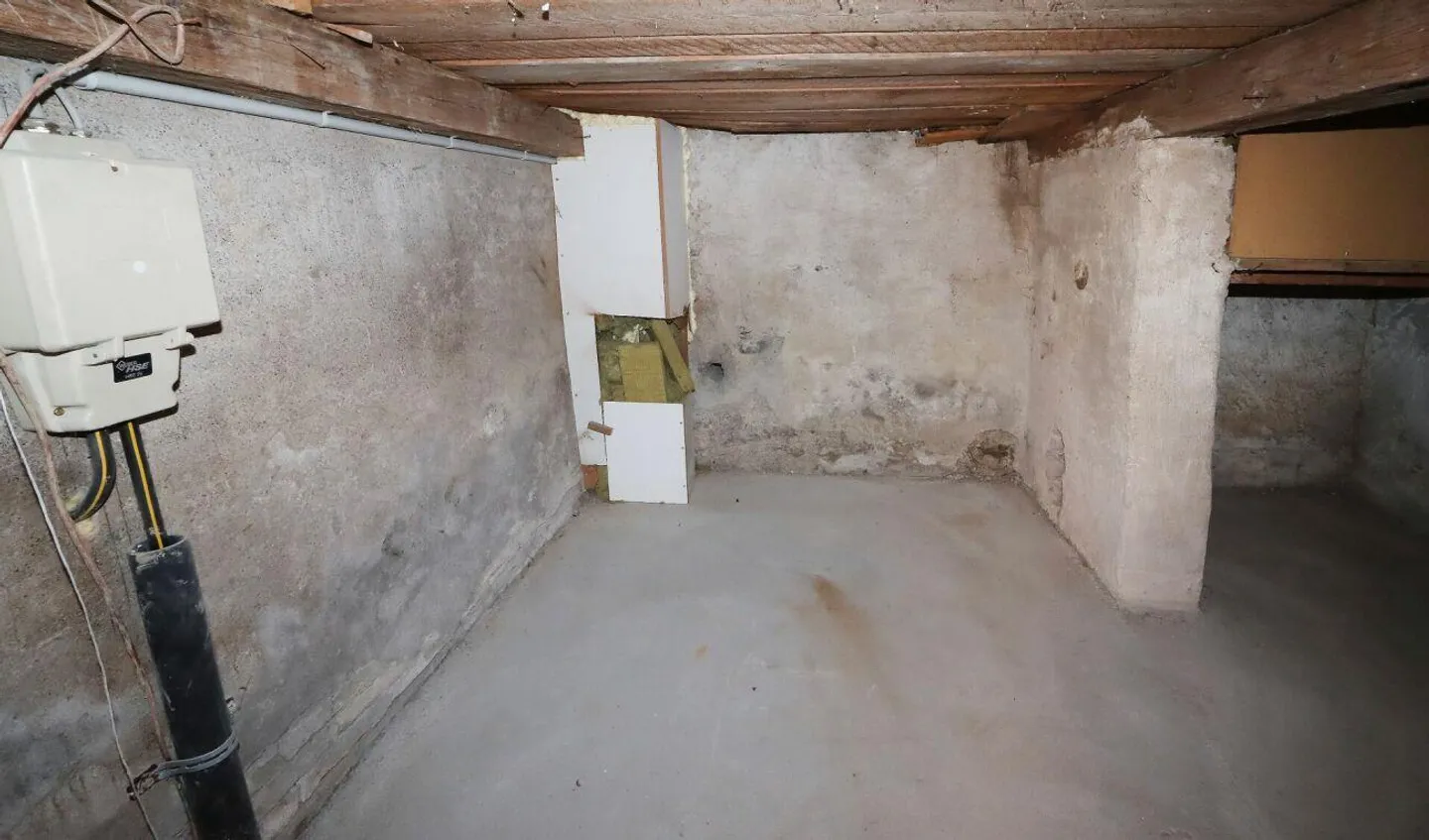 Charmante Maison de Ville avec Grand Jardin dans un Emplacement Central et Ensoleillé - Photo 14 sur 16