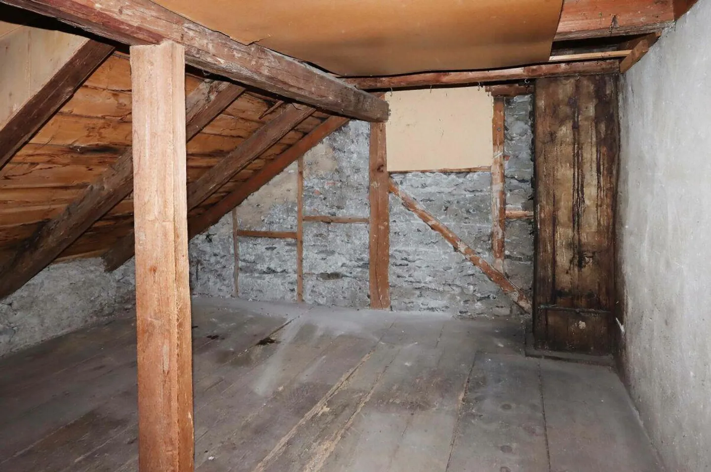 Charmante Maison de Ville avec Grand Jardin dans un Emplacement Central et Ensoleillé - Photo 15 sur 16