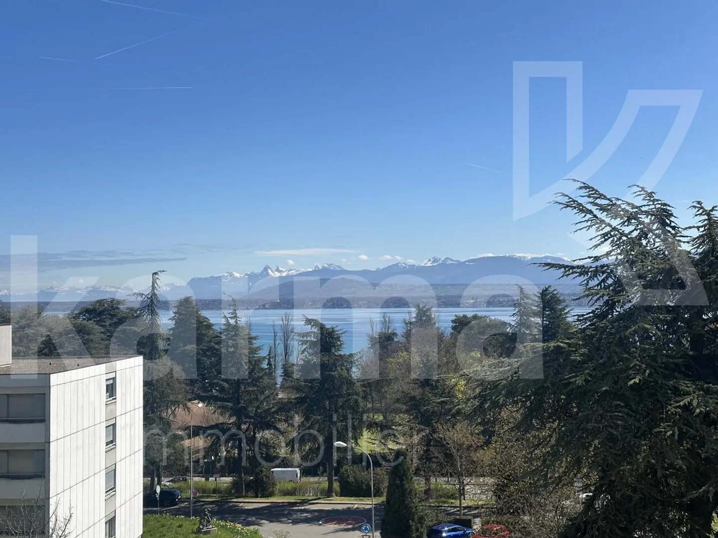 Appartamento luminoso con vista sul lago e sulle montagne - Foto 1 di 13