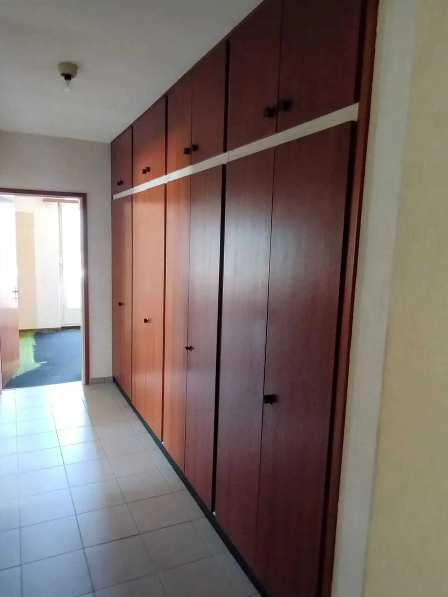 Spacious Apartment with Garden - Photo 16 of 31