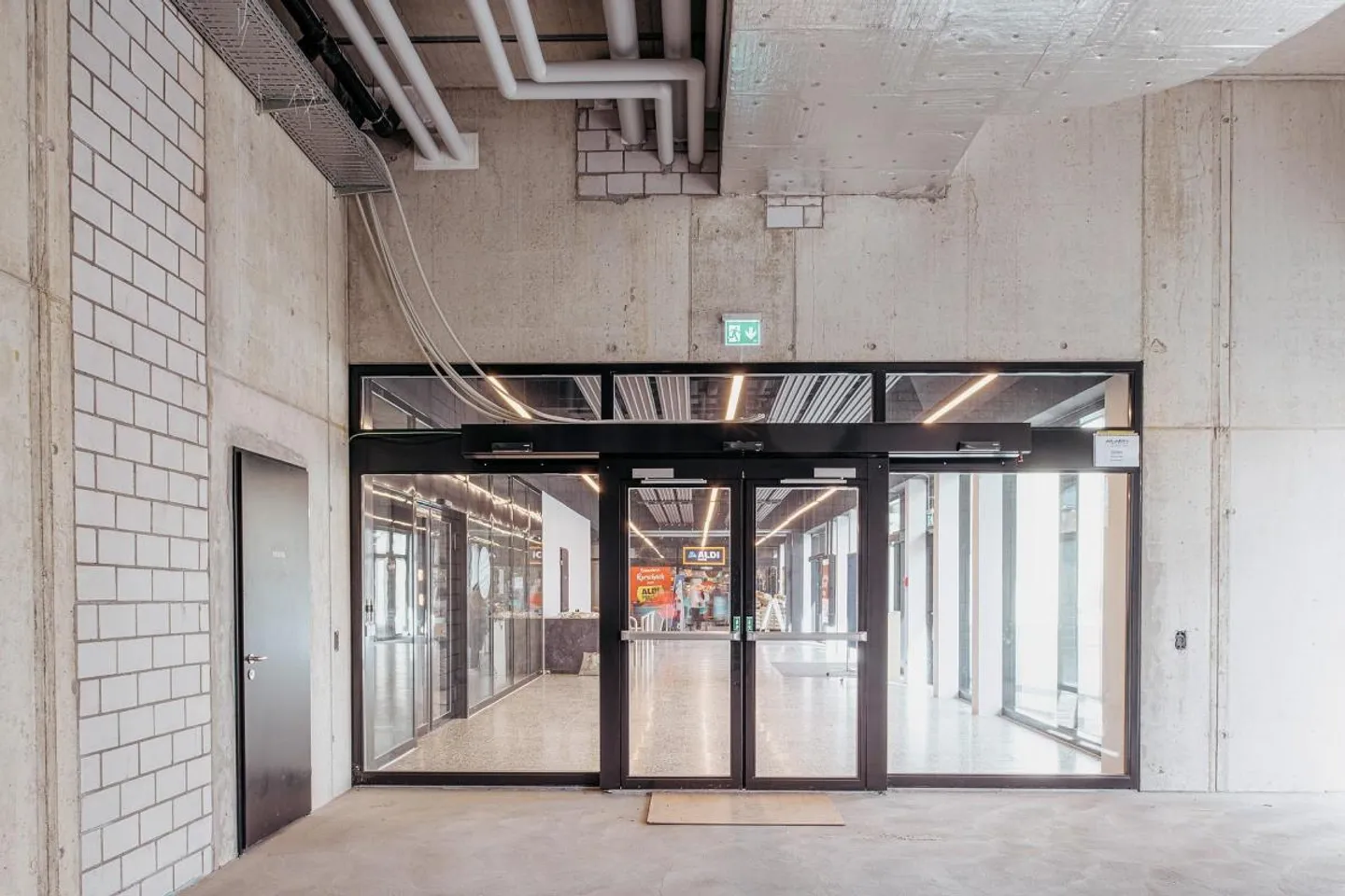 Gewerbe-/Verkaufsfläche (360.2 m2) - Foto 1 von 6