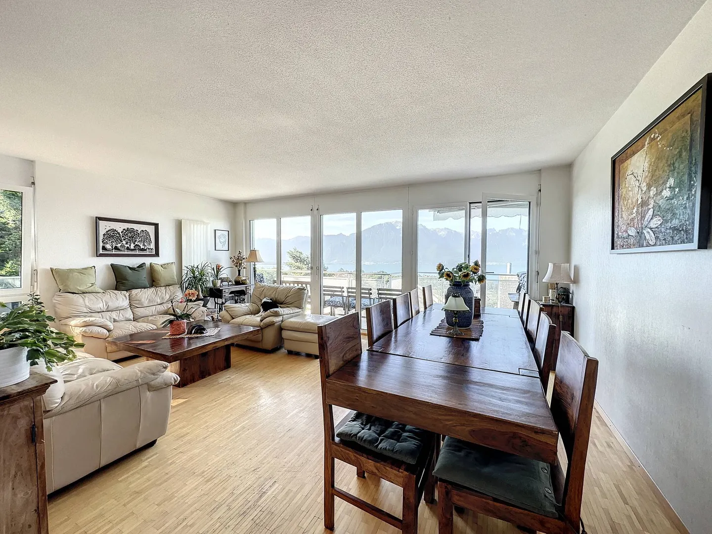 Villa bifamiliare di 5,5 locali, con vista panoramica sul lago e sulle Alpi! - Foto 4 di 13