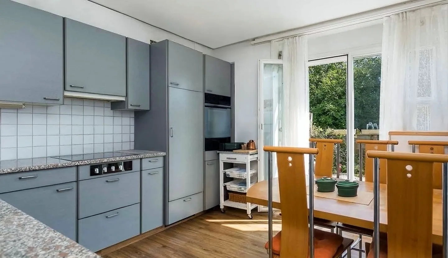 Investimento sostenibile in una zona residenziale ambita - Foto 3 di 9