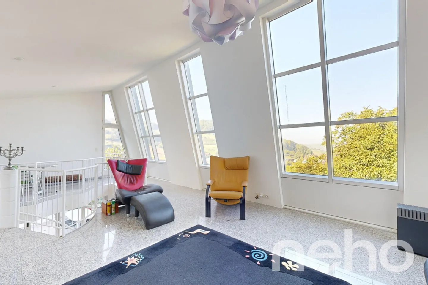 Casa unifamiliare con architettura unica e vista mozzafiato - Foto 1 di 13
